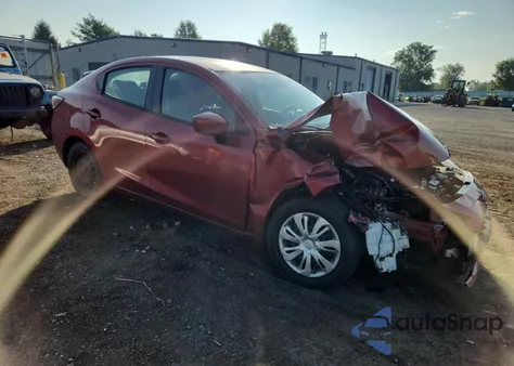 2019 Toyota Yaris L из США, поврежденный, VIN 3MYDLBYVXKY513352